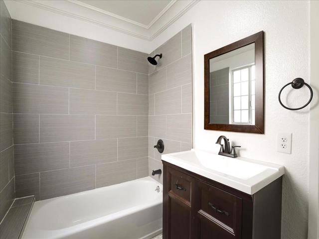 421 N 13th Street, San Jose CA: https://media.crmls.org/mediaz/f099e70f-25b1-4db1-818e-d8a5d5337d43.jpg