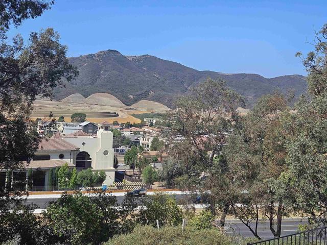 43075 Corte Fresca, Temecula CA: https://media.crmls.org/mediaz/f09aec35-e366-4cf9-abc6-2be34fe16ae9.jpg
