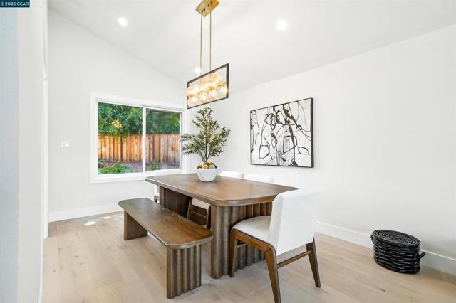 31 Junewood Ct, Danville CA: https://media.crmls.org/mediaz/f09b9591-acd2-4970-9e6c-d427e7decc6e.jpg