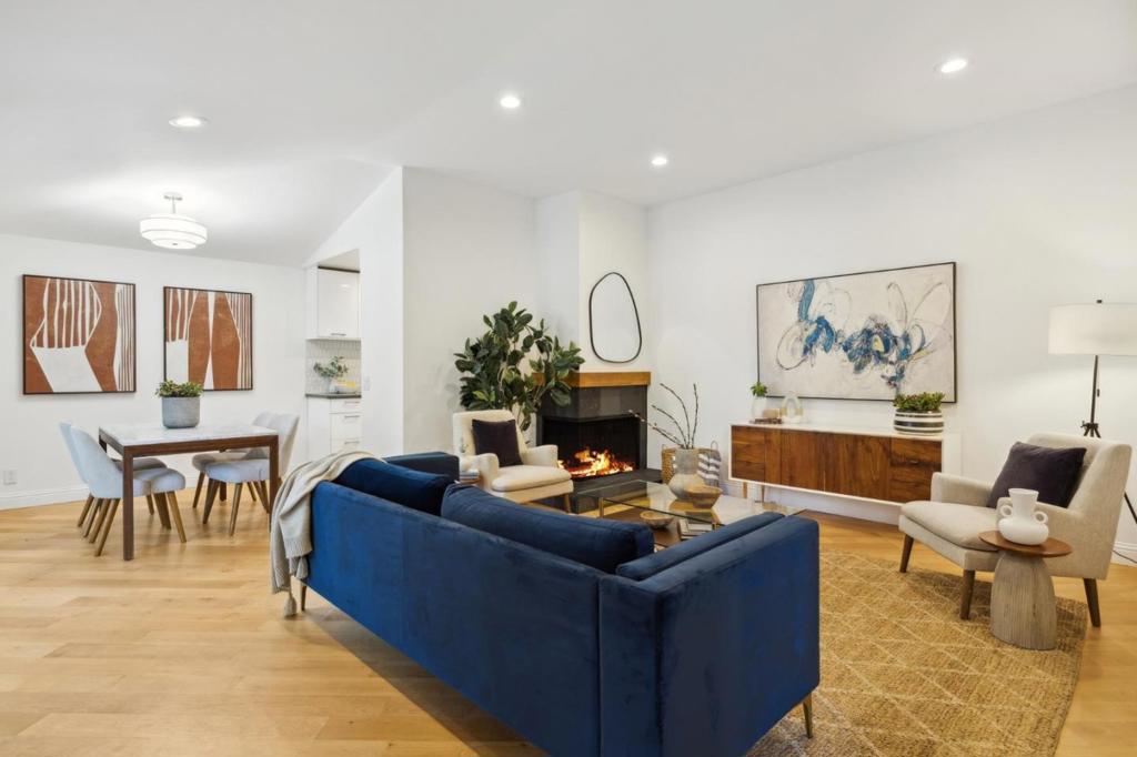 500 W Middlefield Road #164