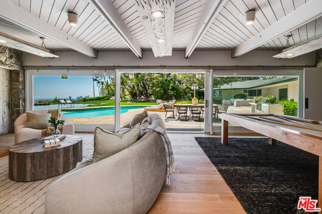 1177 Loma Linda Drive, Beverly Hills CA: https://media.crmls.org/mediaz/f09c0a9f-9444-43e5-a8fc-d2aea63345c7.jpg