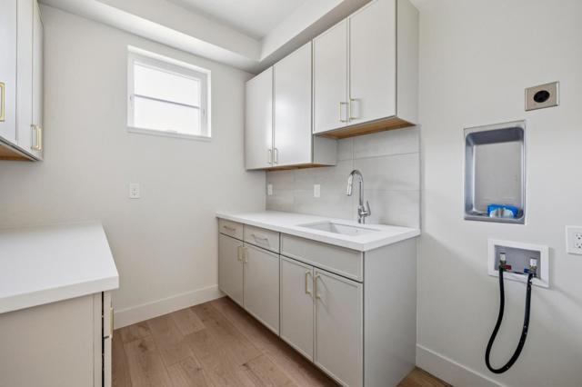 577 Creekside Court, Half Moon Bay CA: https://media.crmls.org/mediaz/f09c48e0-0213-42d5-873d-16027bbd8ad6.jpg