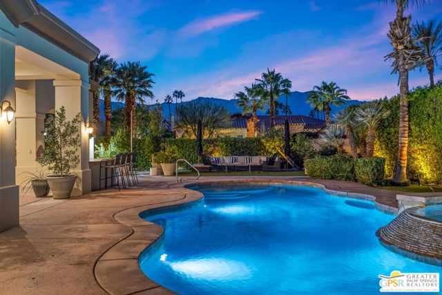 16 Villaggio Place, Rancho Mirage CA: https://media.crmls.org/mediaz/f09cb93a-a667-46e3-a48d-f63d4f371cfb.jpg