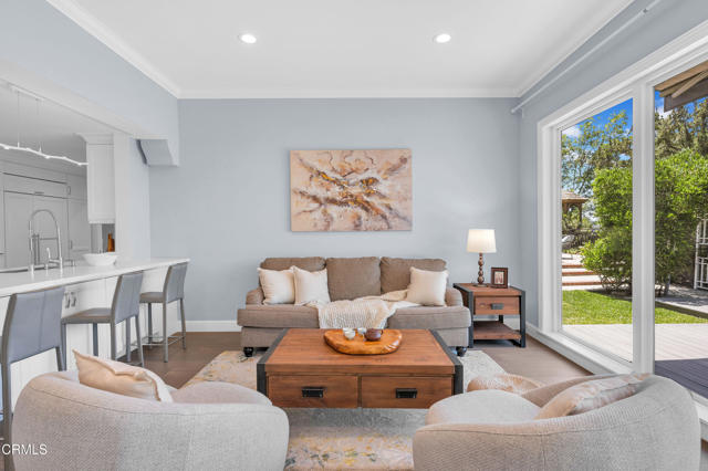 320 Starlane Drive, La Canada Flintridge CA: https://media.crmls.org/mediaz/f09cf291-a5a0-4f84-9c57-963c2b55afb0.jpg