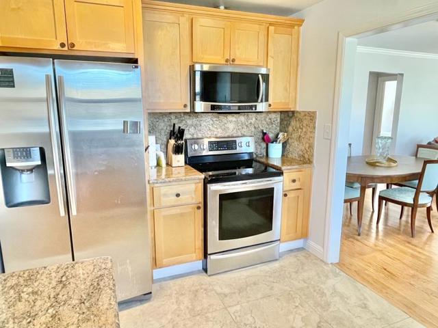 600 7th Avenue, San Mateo CA: https://media.crmls.org/mediaz/f09d90c2-f1fc-4269-9569-2267a2fa1b42.jpg