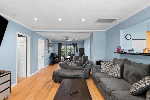 8626 Prospect Avenue, Santee CA: https://media.crmls.org/mediaz/f09d9f92-2823-4398-8ca9-2fba11a62d1a.jpg
