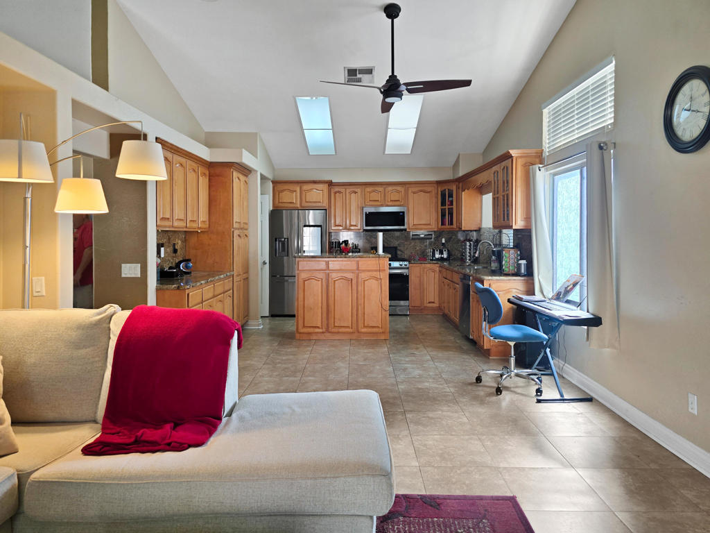 MLS #219138628DA image #5