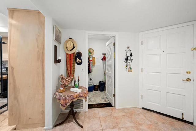 7560 Eads Ave, La Jolla CA: https://media.crmls.org/mediaz/f09e2499-4fae-45b7-b46c-12d5598858e8.jpg