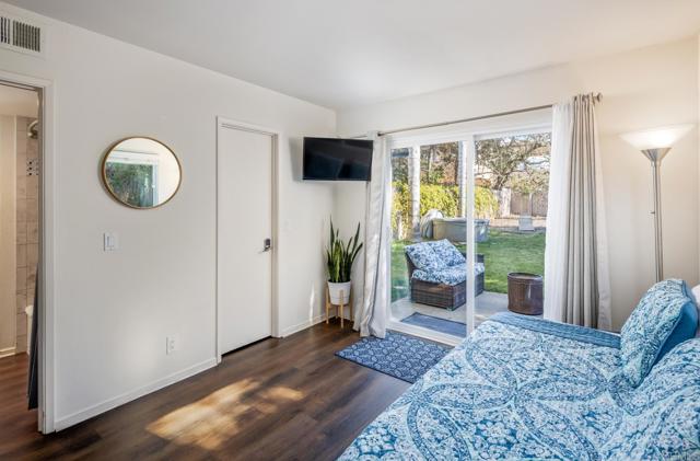 303 305 Sanford Street, Encinitas CA: https://media.crmls.org/mediaz/f09e4a86-5d8c-40ab-bcec-0121828780e8.jpg