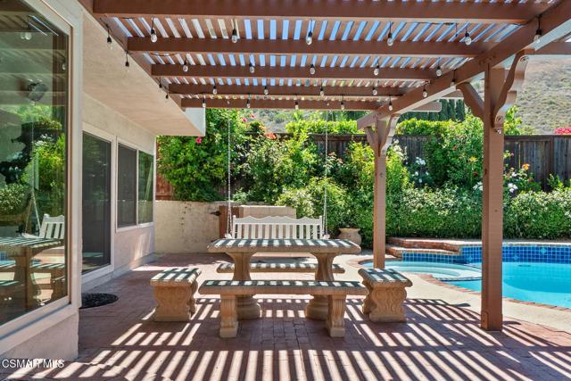 2910 Bear River Circle, Westlake Village CA: https://media.crmls.org/mediaz/f09e5858-fdfc-414d-bbef-b1bd6e777b7b.jpg