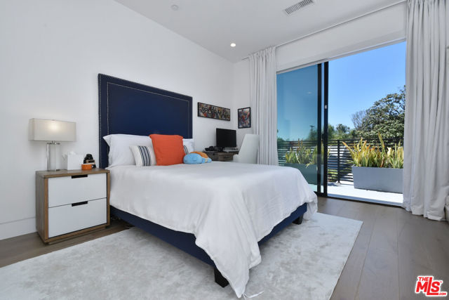 5316 Lennox, Sherman Oaks CA: https://media.crmls.org/mediaz/f09f28c5-8cd8-4e8e-a82f-efb1d95ceb37.jpg