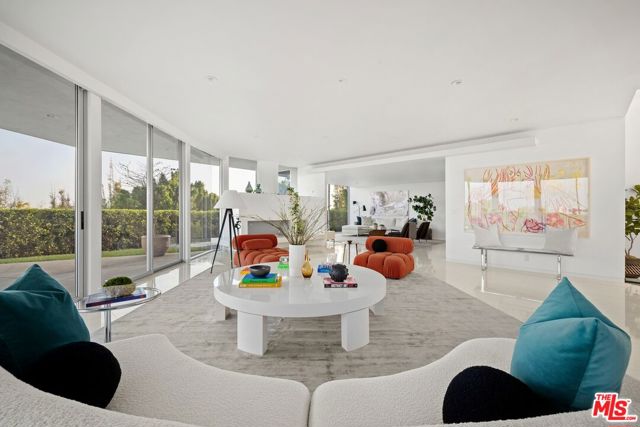 1270 Angelo Drive photo 2