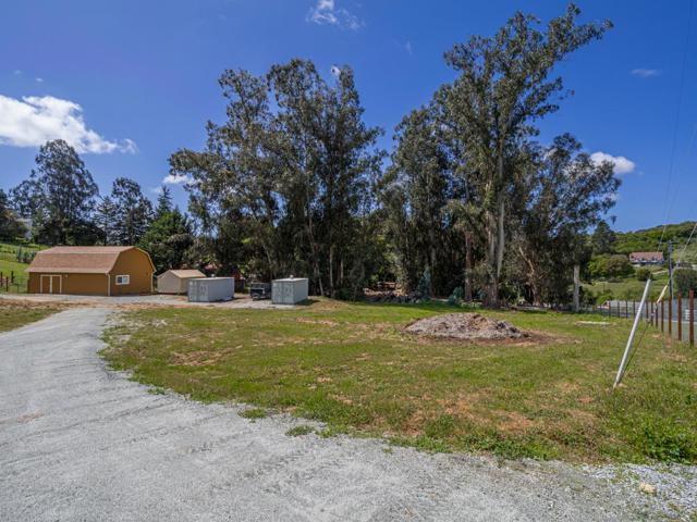 20150 Tarawild Court, Prunedale CA: https://media.crmls.org/mediaz/f09f8e9d-3f51-45ae-9519-5c2ff26f0e95.jpg