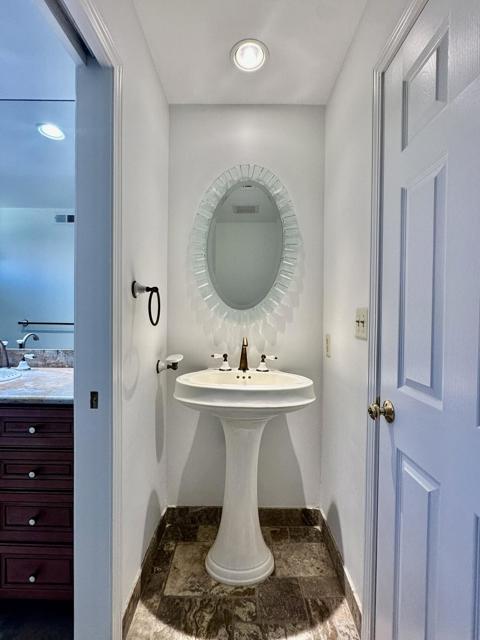 239 Santa Barbara Circle, Palm Desert CA: https://media.crmls.org/mediaz/f0a11ce8-92c8-46c1-8d97-f5f4e32dc819.jpg