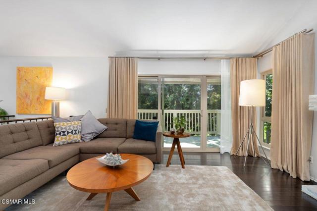 202 Estrellita Lane, Oak Park CA: https://media.crmls.org/mediaz/f0a18536-52cb-4b52-b13b-2eec3aecd3e3.jpg