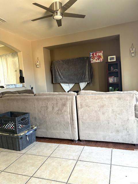 Detail Gallery Image 10 of 36 For 33510 Cedar Creek Ln, Lake Elsinore,  CA 92532 - 4 Beds | 2/1 Baths