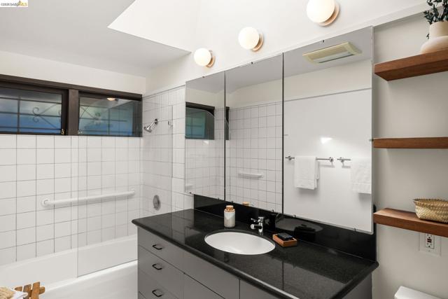 Image 29 of 52 For 85 El Camino Real