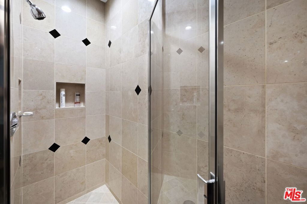 MLS #25612727 image #17