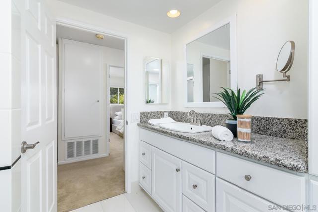 16498 Roca Dr, San Diego CA: https://media.crmls.org/mediaz/f0a28a2a-9811-4057-91bb-c51614e1a5e0.jpg