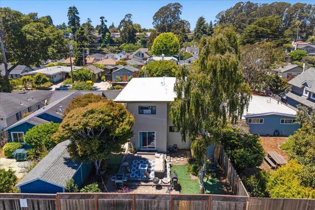 522 Oak Drive, Capitola CA: https://media.crmls.org/mediaz/f0a2d2af-f630-4d37-a0aa-9f94559afdbc.jpg