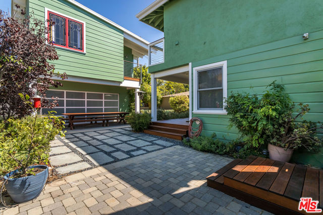 3734 Wade Street, Los Angeles CA: https://media.crmls.org/mediaz/f0a2e661-7772-4e8f-bdde-af663e2f9109.jpg