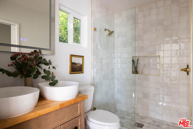 2426 W Avenue 30, Los Angeles CA: https://media.crmls.org/mediaz/f0a338ee-6ce7-4198-9d3f-039547efe680.jpg