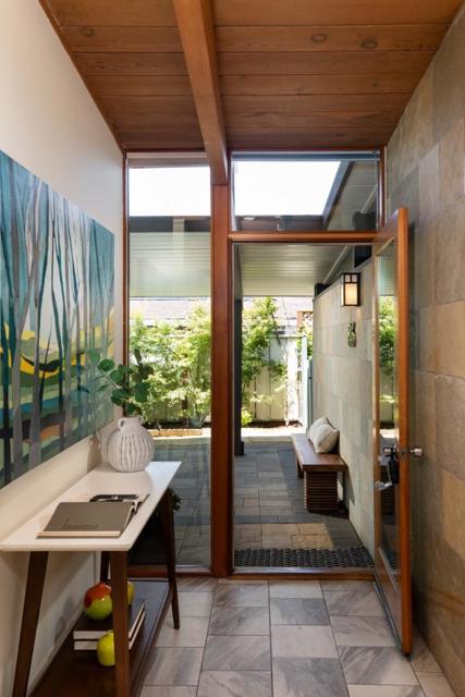86 Roosevelt Circle, Palo Alto CA: https://media.crmls.org/mediaz/f0a3bb54-95fb-4a3f-b41f-9a6fb1c7d5a8.jpg