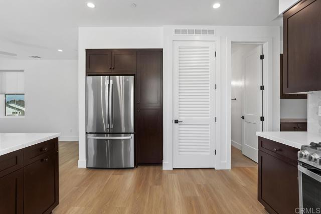 1211 Stonemark Place, Vista CA: https://media.crmls.org/mediaz/f0a45583-d88d-43be-a315-8983bc35ac8f.jpg