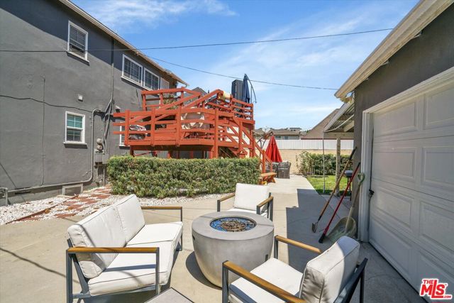 8776 Reading Avenue, Los Angeles, California 90045, ,Multi-Family,For Sale,Reading,24433193