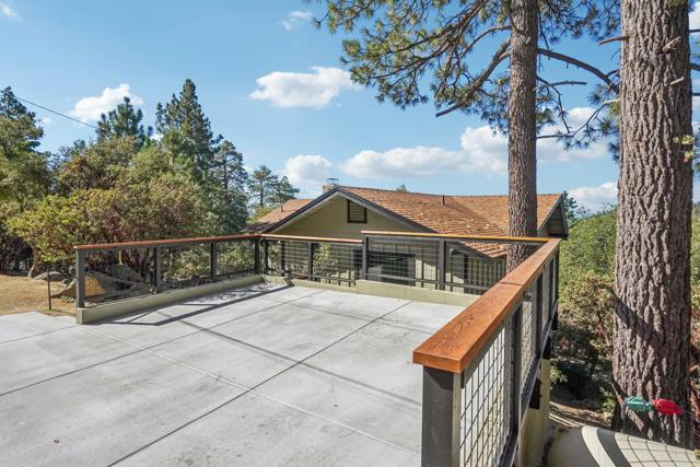 54091 Northridge, Idyllwild CA: https://media.crmls.org/mediaz/f0a5972a-3c96-4538-a36b-54fee85750f3.jpg