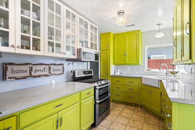 5523 Graywood Avenue, Lakewood CA: https://media.crmls.org/mediaz/f0a66258-877a-4d06-b602-0065ad40114e.jpg
