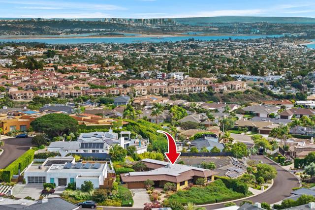 1553 Copa de Oro, La Jolla CA: https://media.crmls.org/mediaz/f0a846ea-6eee-4d9a-9337-4bd77da33c56.jpg