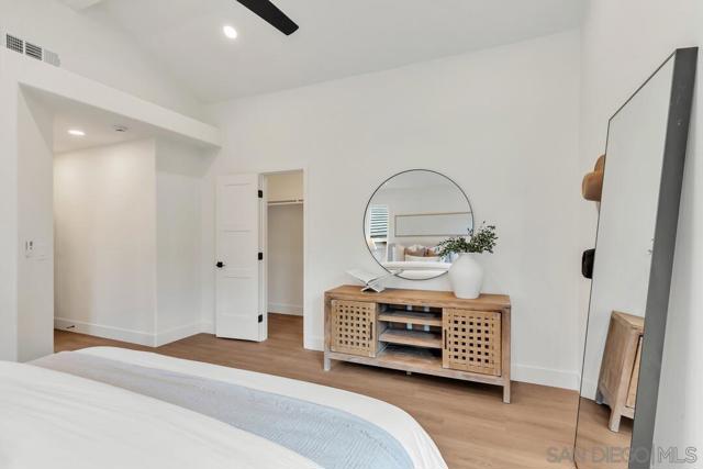 12169 Via San Loreno, San Diego CA: https://media.crmls.org/mediaz/f0a85a7b-69a2-48d8-9313-0228354533b2.jpg