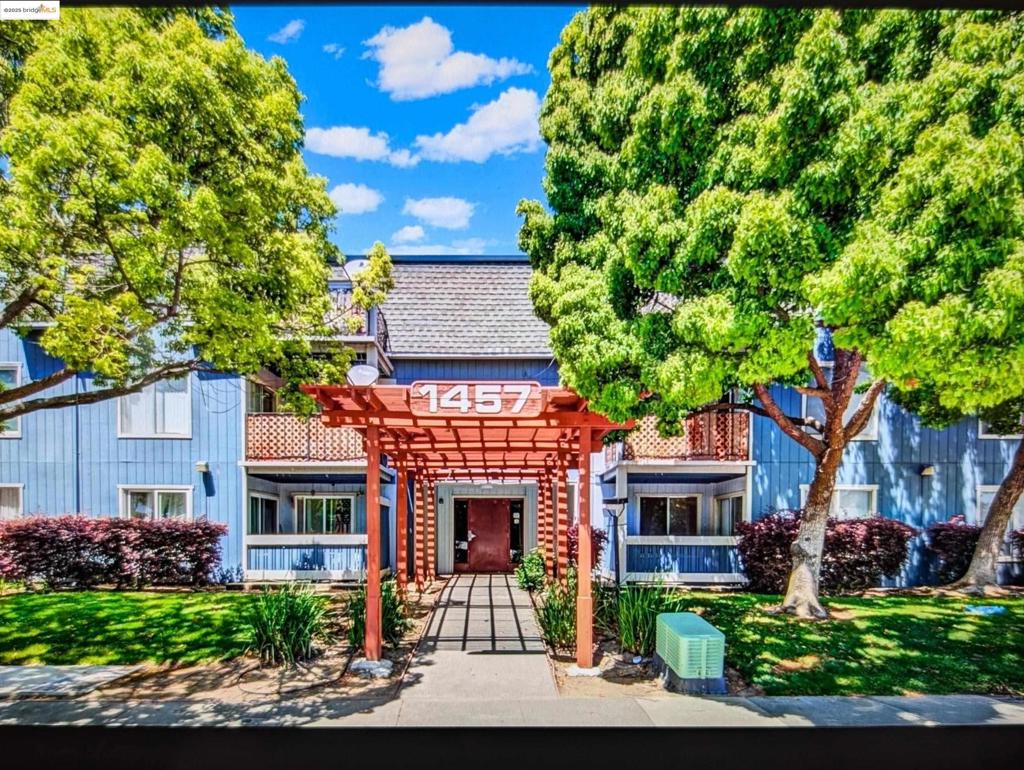 1457 N Camino Alto #214