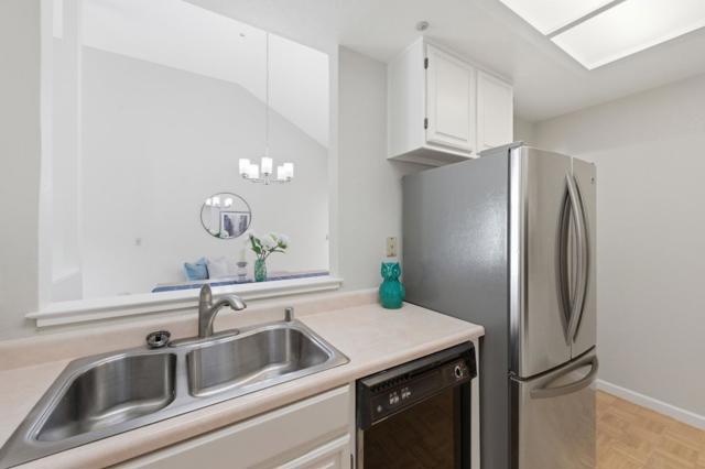 1040 Continentals Way, Belmont CA: https://media.crmls.org/mediaz/f0a99577-9e43-457c-8acc-7db84ff5a832.jpg