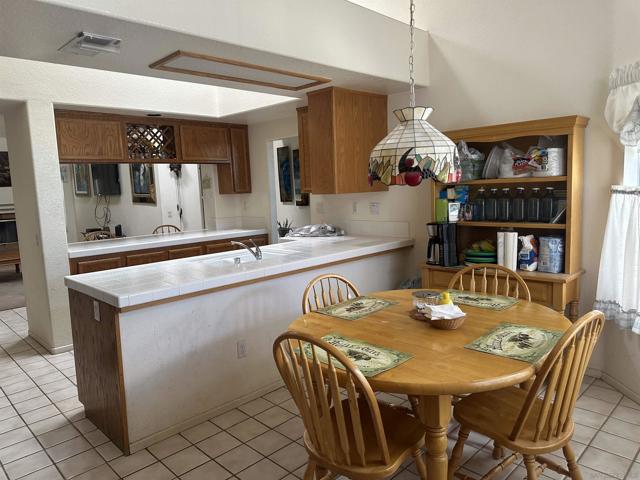 2884 Sage View Dr, Alpine CA: https://media.crmls.org/mediaz/f0aa4c4b-b9cf-43b6-b0f0-81f29497d4c7.jpg