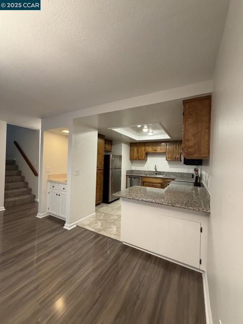 105 Via Cabrera Ln, Martinez CA: https://media.crmls.org/mediaz/f0aacda3-96c6-48d6-b094-b3522e9df11e.jpg