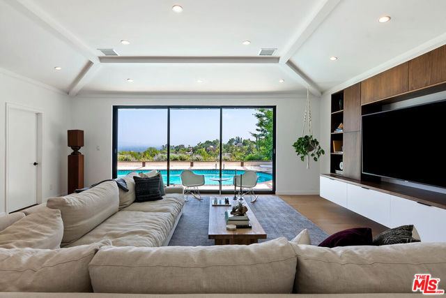 17237 Quesan Place, Encino CA: https://media.crmls.org/mediaz/f0aacff0-cf0d-44f5-b847-385c86b3790b.jpg