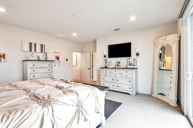 172 Vienna Way, Hollister CA: https://media.crmls.org/mediaz/f0ab456a-67d5-4b54-b72d-15443ff9fdb4.jpg