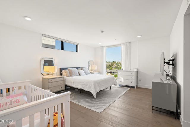 Detail Gallery Image 4 of 15 For 3221 W Robinson Lane Ln, Los Angeles,  CA 90026 - 3 Beds | 2/1 Baths