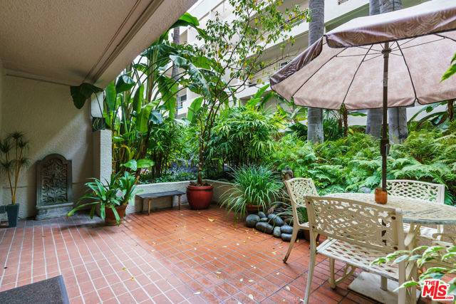 1131 Alta Loma Road, West Hollywood CA: https://media.crmls.org/mediaz/f0acb2cf-4d8d-49eb-b238-74bd7bd757e8.jpg