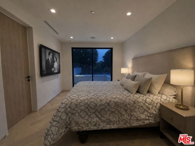 8741 Dorrington Avenue photo 20