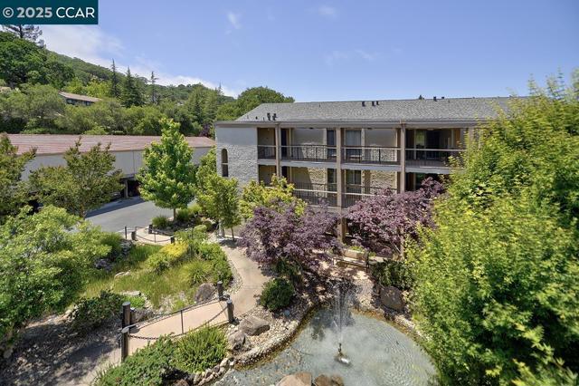 4033 Terra Granada Dr, Walnut Creek CA: https://media.crmls.org/mediaz/f0acf295-5bd3-4ff0-ae56-d6101f02e567.jpg