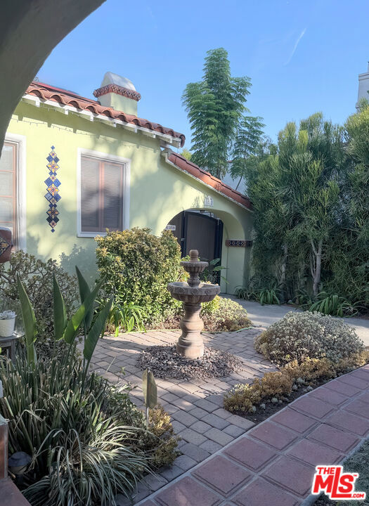 1762 South Crescent Heights Boulevard photo 6