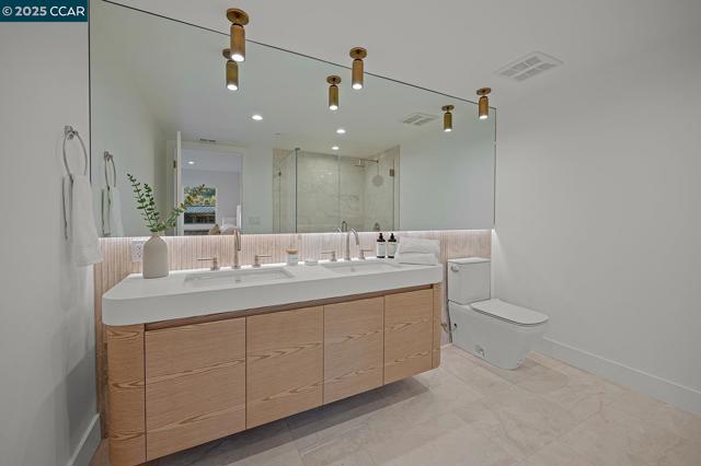 3742 Mt. Diablo Blvd, Lafayette CA: https://media.crmls.org/mediaz/f0ae0625-99d4-43d9-a8cb-36ee7becf2e6.jpg