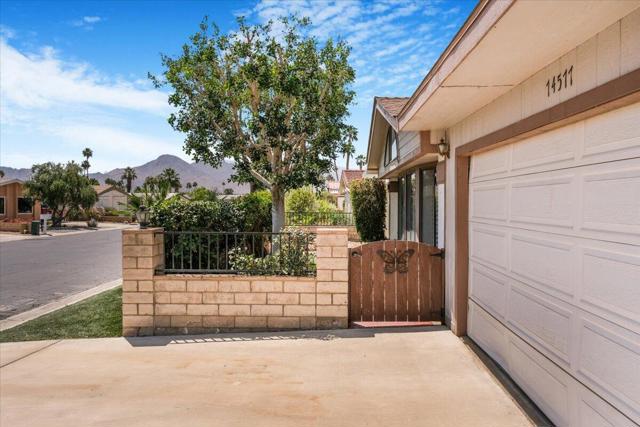 74577 Azurite Circle E, Palm Desert CA: https://media.crmls.org/mediaz/f0ae6249-052b-4bc4-ac89-b7abba6bb00c.jpg
