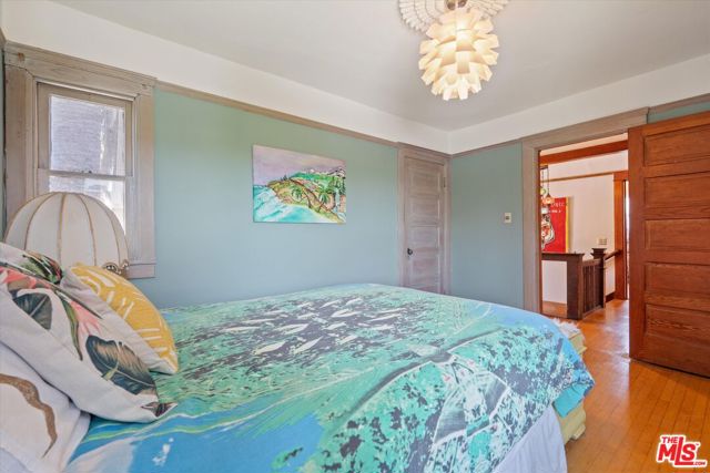 1654 5th Avenue, Los Angeles CA: https://media.crmls.org/mediaz/f0af99a1-f462-46d3-9d1a-f09f67f9678f.jpg
