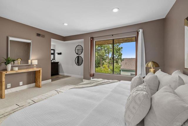 Detail Gallery Image 26 of 43 For 3330 Caminito Eastbluff #150,  La Jolla,  CA 92037 - 3 Beds | 2/1 Baths