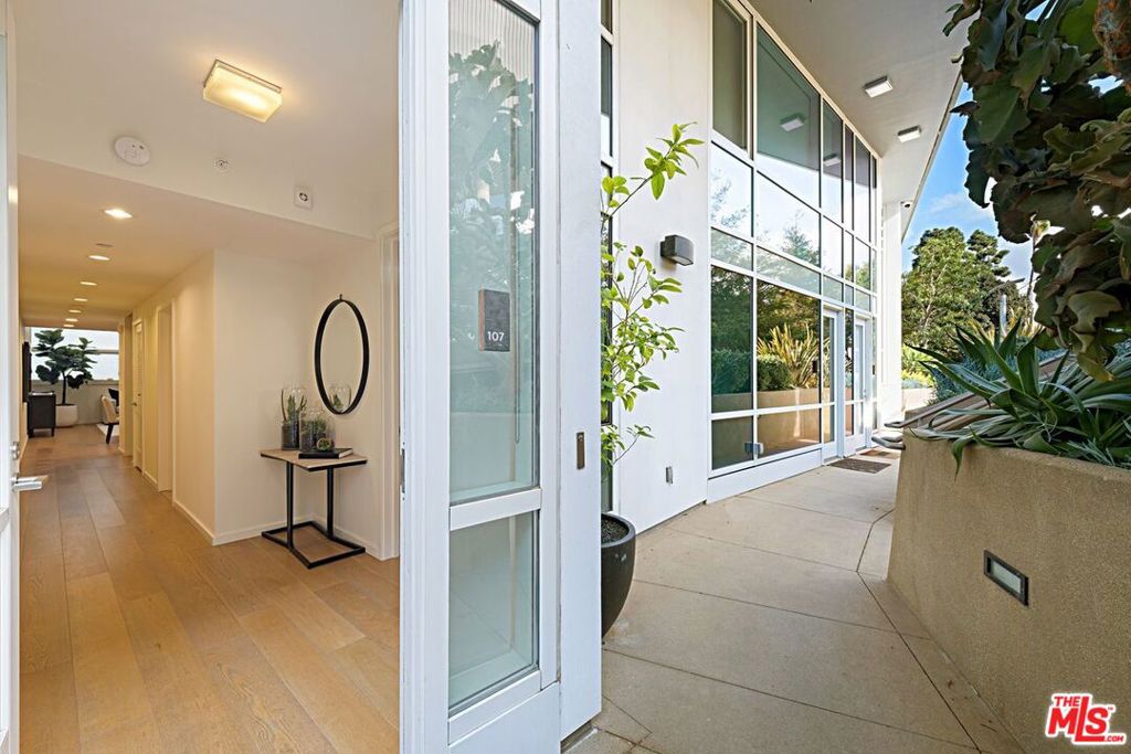1705 Ocean Avenue 107, Santa Monica, CA 90401