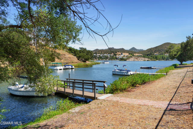 141 Lake Sherwood Drive, Lake Sherwood CA: https://media.crmls.org/mediaz/f0afe763-76ac-400b-9b65-0af7374aae02.jpg
